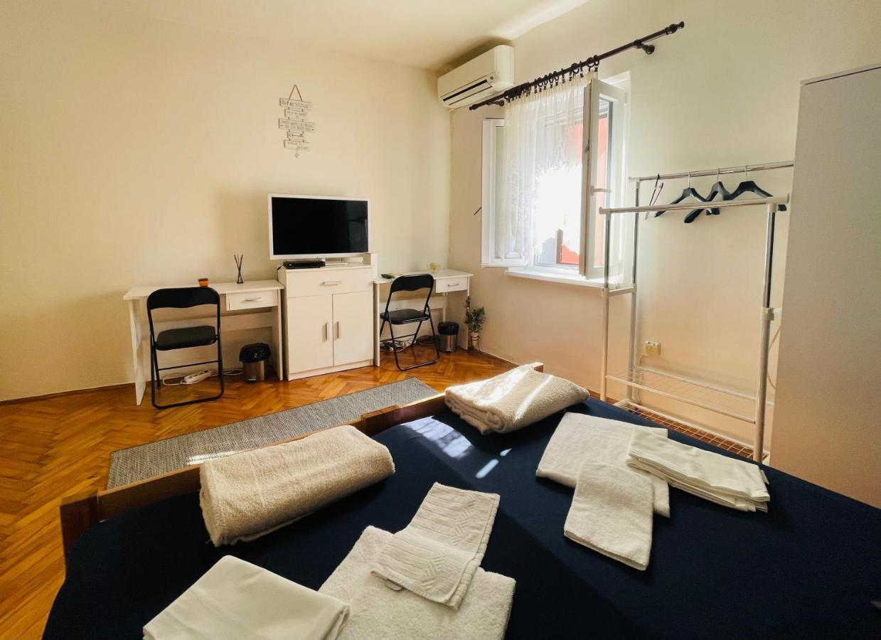 House365 Hotel Копер Екстериор снимка