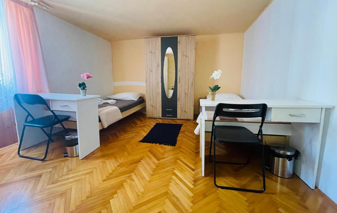 House365 Hotel Копер Екстериор снимка